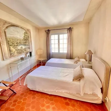 Chez Camille Apartment *